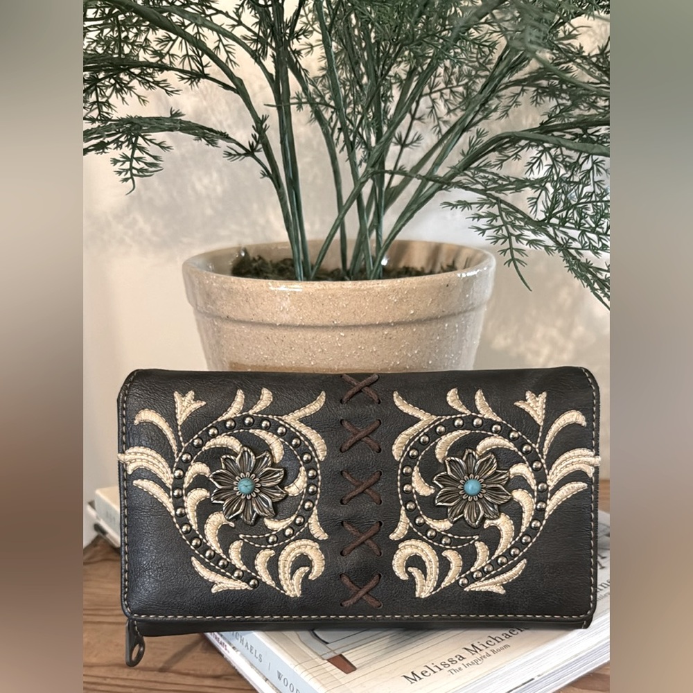 Embroidered Floral Montana West wallet